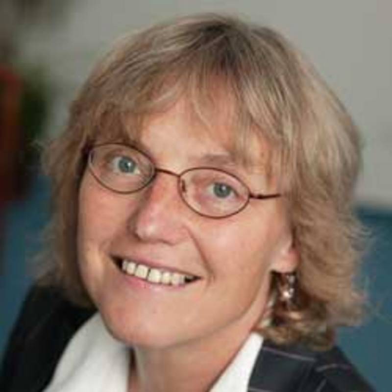 Dr. Angelika Claußen