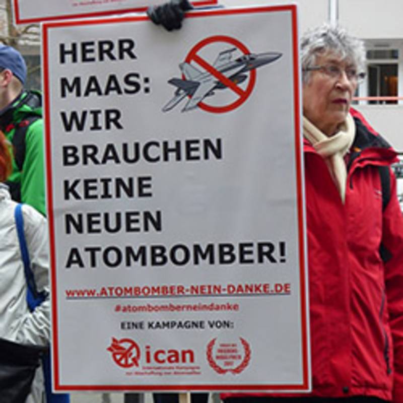 Protestaktion vor dem Auswärtigen Amt "Atombomber - Nein, Danke!" am 15. März 2019, Foto: IPPNW