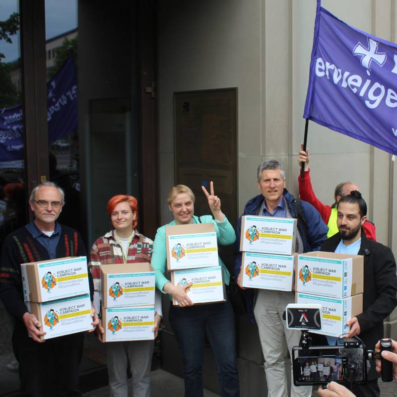 Übergabe von Petitionen an die EU-Kommission der #ObjectWarCampaign am 15. Mai 2023 in Berlin. Foto: IPPNW.