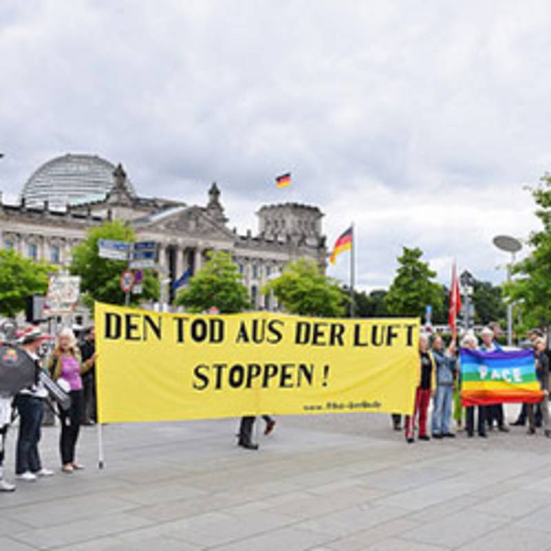 13.06.18: Protest vor Bundestag: Nein zu Drohnen!, Foto: Uwe Hiksch
