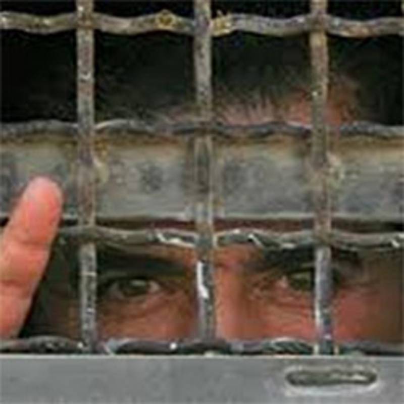 Mehr als 100 palästinensischen Häftlinge protestieren seit über 6 Wochen mit einem unbefristetem Hungerstreik gegen ihre Administrativhaft. Grafik: PHR Israel