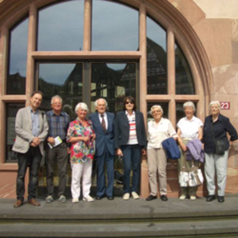 Frankfurter IPPNW-Gruppe vor dem Haus am Römer. Foto: IPPNW