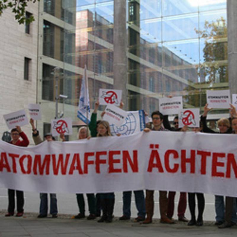 Protestaktion vor dem Auswärtigen Amt, Foto: ICAN Deutschland