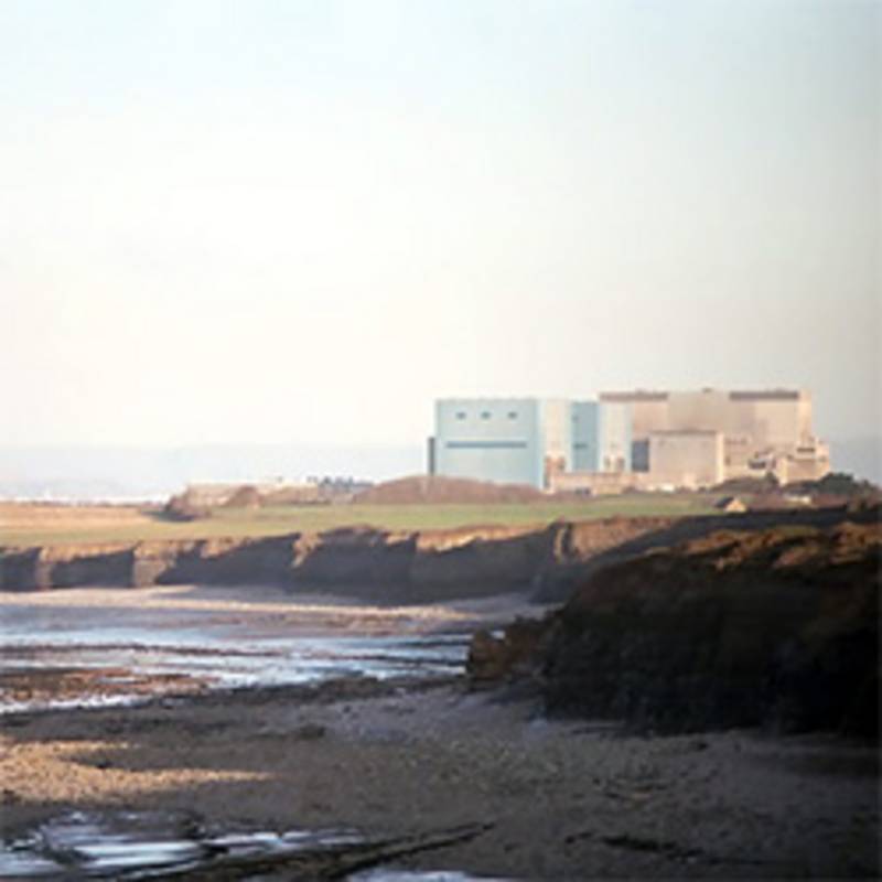 Das AKW Hinkley-Point, UK, soll trotz immens hoher Kosten für den Steuerzahle gebaut werden, Foto: Baker, Wikipedia, http://creativecommons.org/licenses/by-sa/2.0/ (bearbeitet)