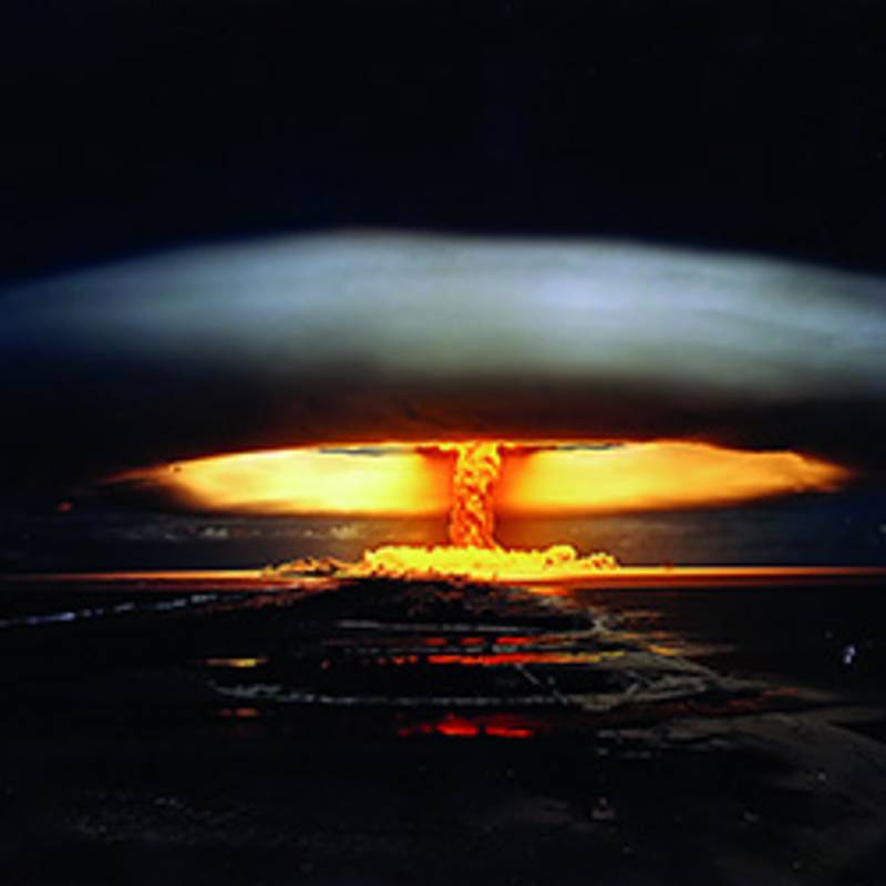 „Opération Licorne“ auf Fangataufa, 1970: vierter und größter französischer Atomtest auf dem Atoll mit einer 914 Kilotonnen- Wasserstoffbombe. Foto: Französische Armee