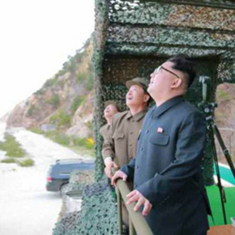 Kim Jong-Un schaut ballistische Raketentest an am 25.04.16. Foto: Freundeskreis Nordkorea