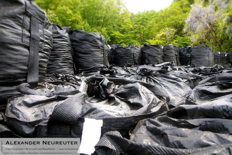 Radioative Soil in Big Bags. Image by Neureuter, Alexander - Fukushima 360°https://www.neureuters.de/umwelt/fukushima/